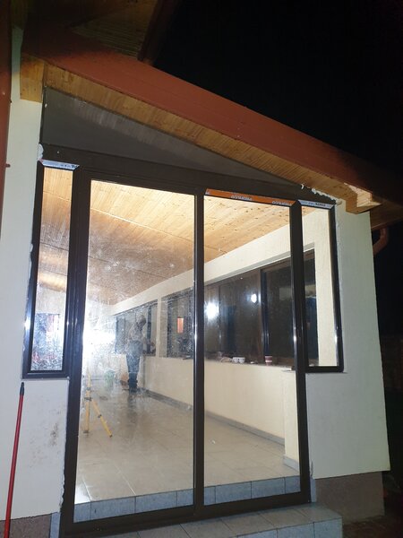 Inchideri balcoane si terase – solutii moderne din sticla si aluminiu