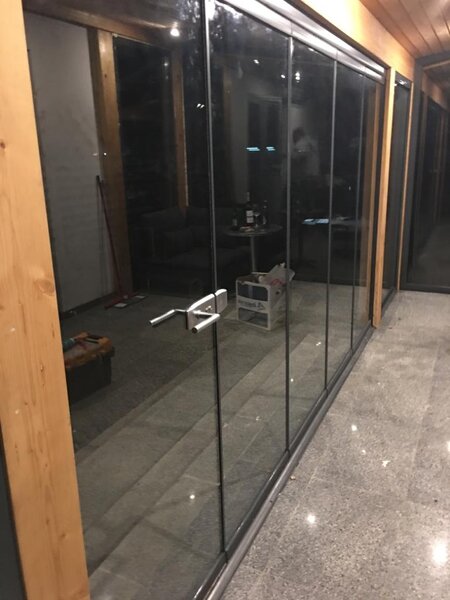 Inchideri balcoane si terase – solutii moderne din sticla si aluminiu